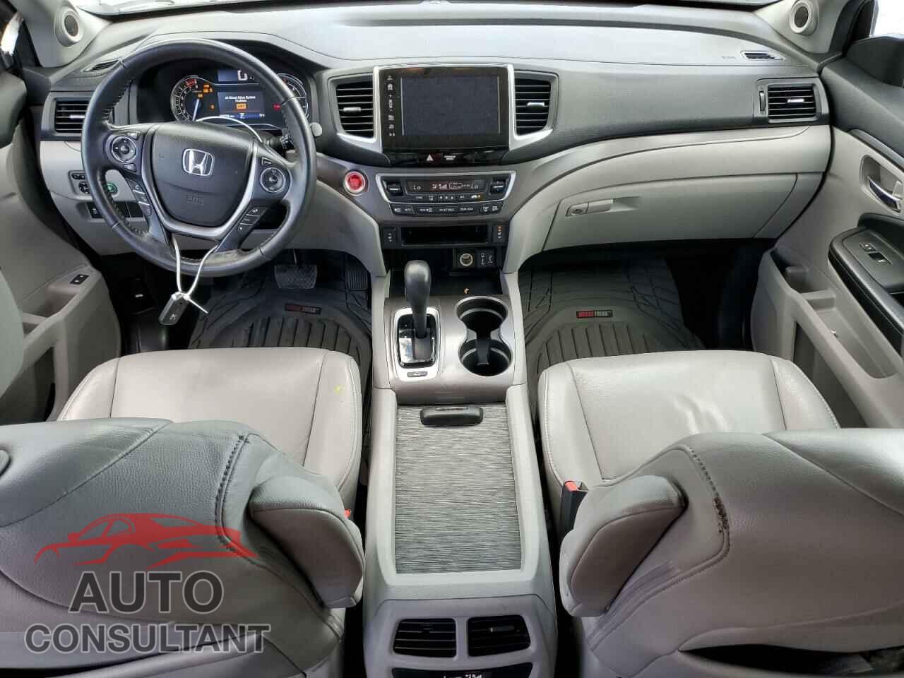 HONDA PILOT 2017 - 5FNYF6H5XHB030057