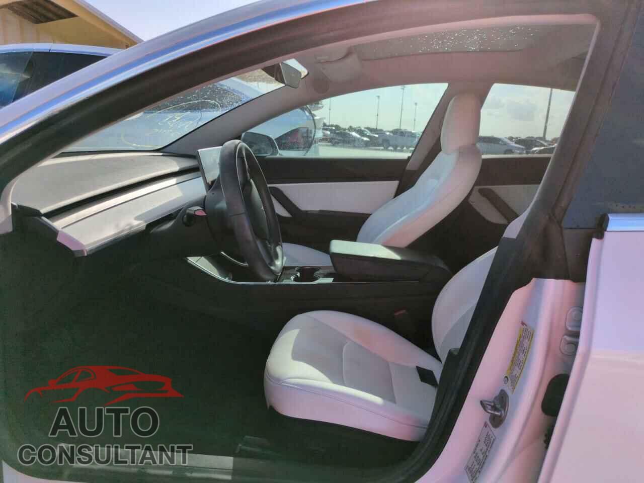 TESLA MODEL 3 2018 - 5YJ3E1EB8JF097899