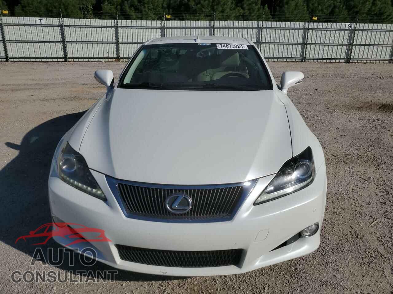 LEXUS IS 2014 - JTHFF2C23E2529745
