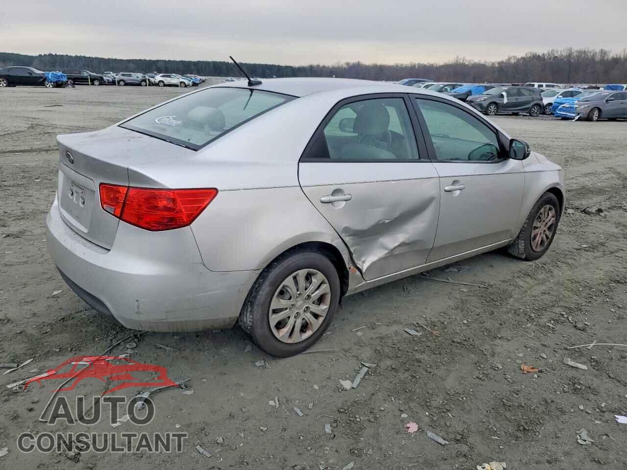 KIA FORTE 2011 - KNAFU4A29B5373708