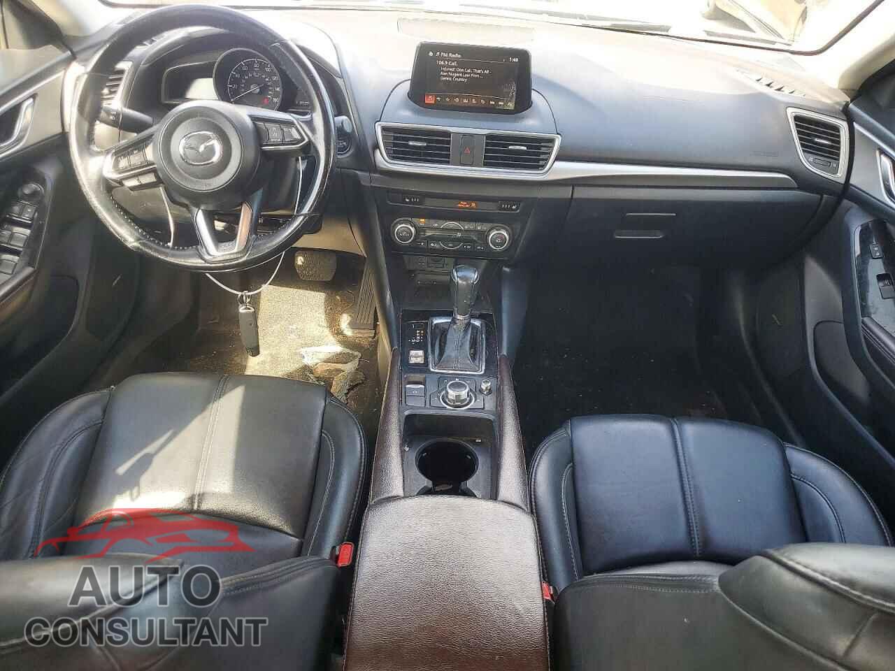 MAZDA 3 2018 - 3MZBN1V36JM235632