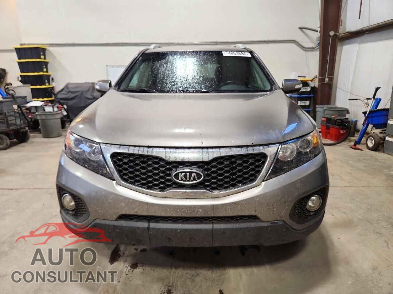 KIA SORENTO 2011 - 5XYKUDA28BG159916