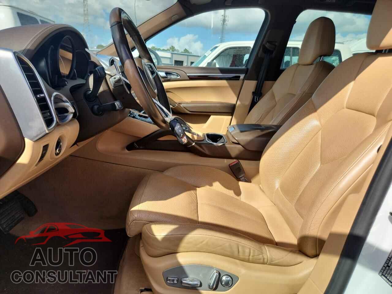 PORSCHE CAYENNE 2017 - WP1AA2A23HKA83838