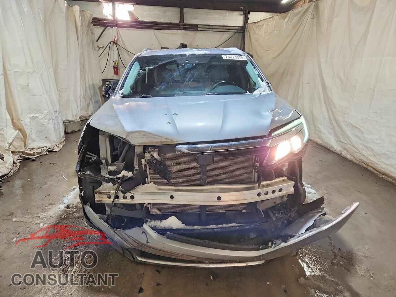HONDA PILOT 2017 - 5FNYF6H93HB100873