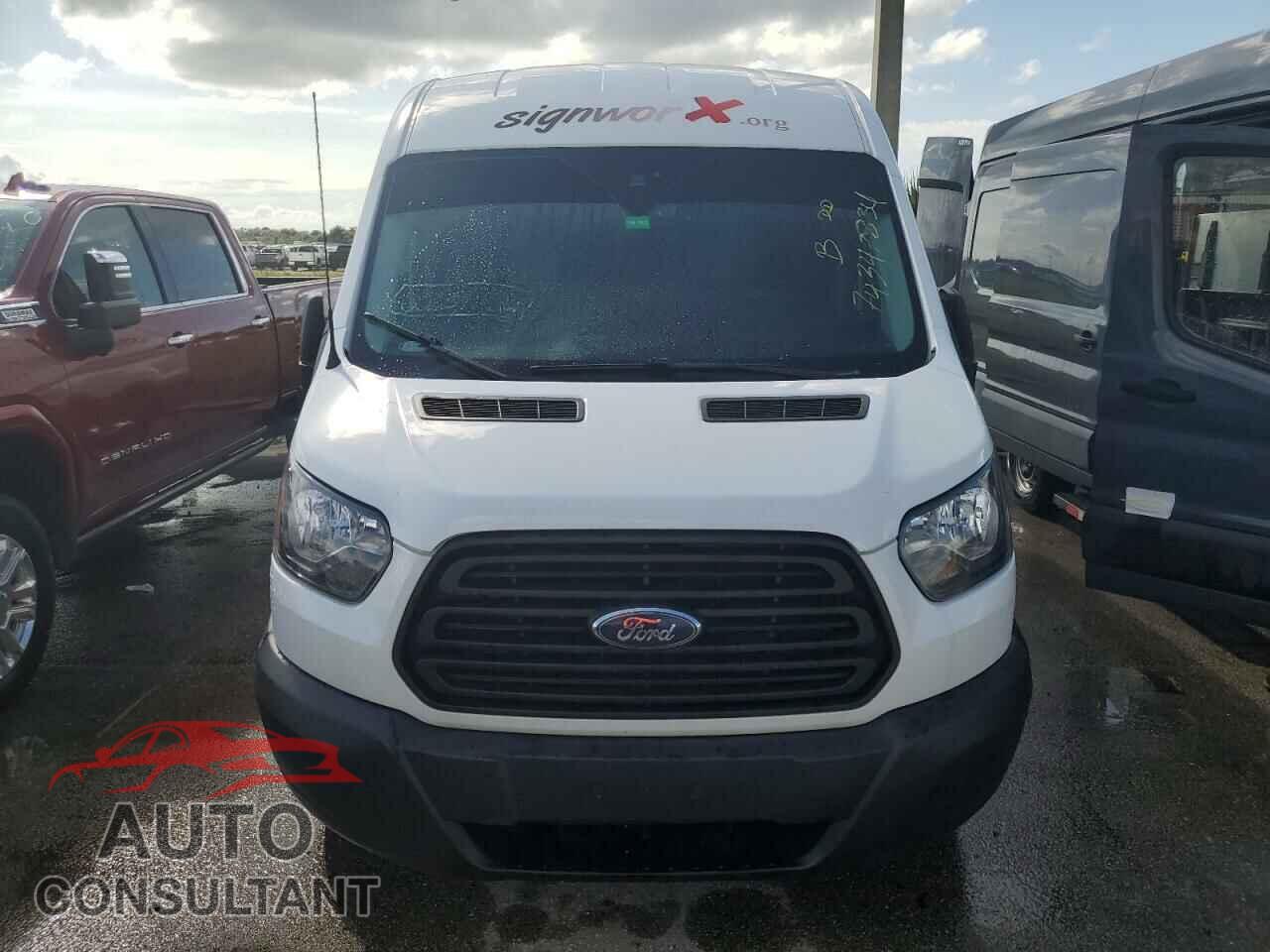 FORD TRANSIT 2019 - 1FTYR2CGXKKB82195