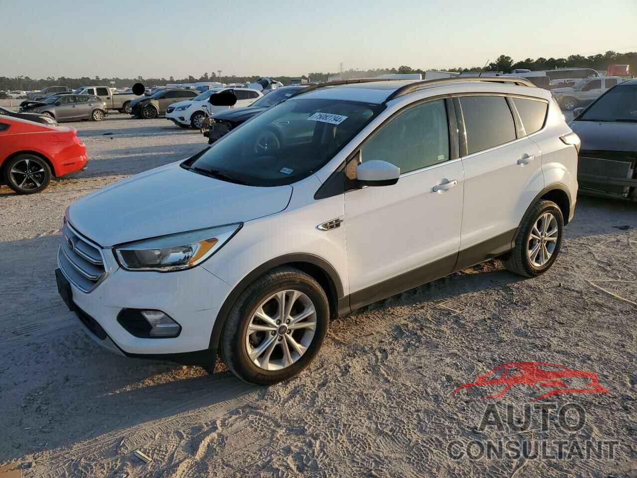 FORD ESCAPE 2018 - 1FMCU0GD7JUB28252