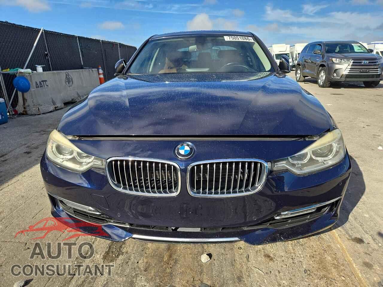 BMW 3 SERIES 2013 - WBA3B9G53DNP39589