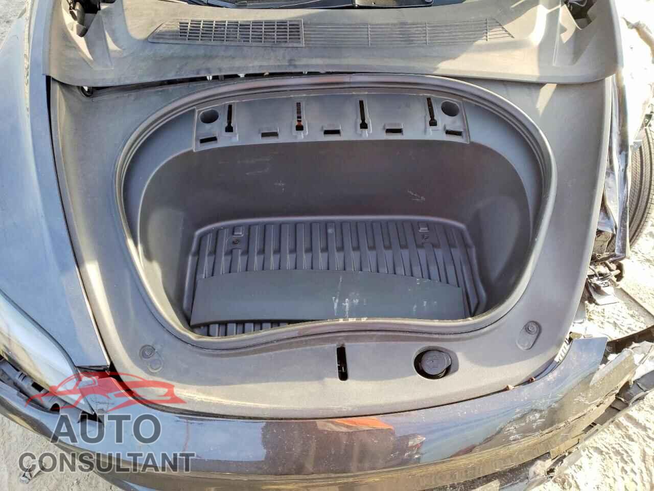 TESLA MODEL 3 2024 - 5YJ3E1EB4RF808462