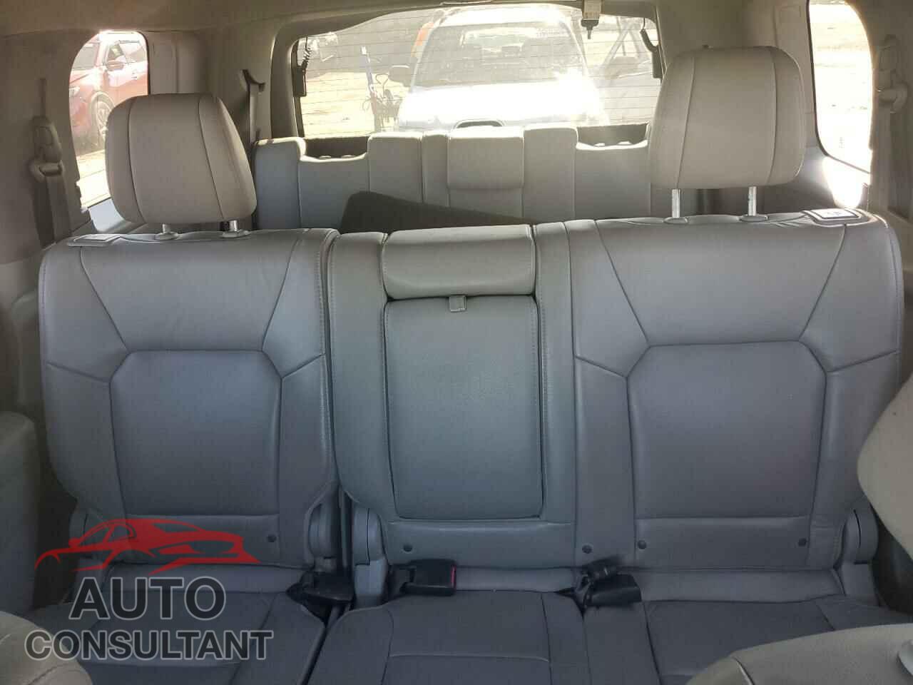 HONDA PILOT 2015 - 5FNYF3H55FB010634