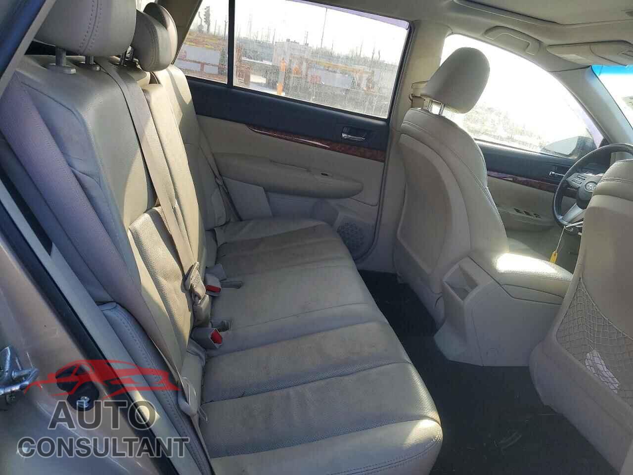 SUBARU OUTBACK 2010 - 4S4BRBKC8A3382520
