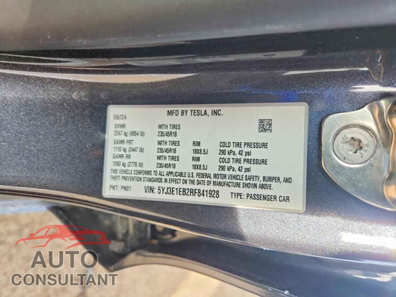 TESLA MODEL 3 2024 - 5YJ3E1EB2RF841928