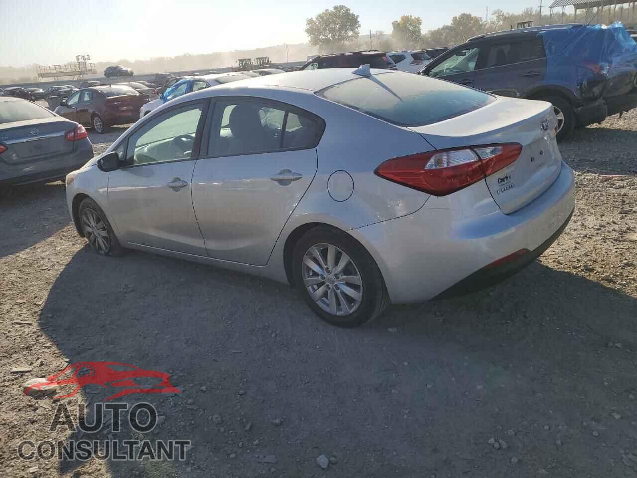 KIA FORTE 2016 - KNAFX4A6XG5457313