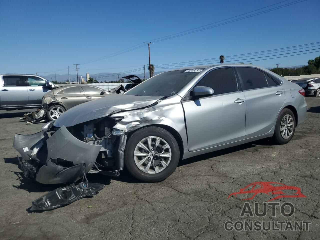 TOYOTA CAMRY 2016 - 4T4BF1FK7GR555974