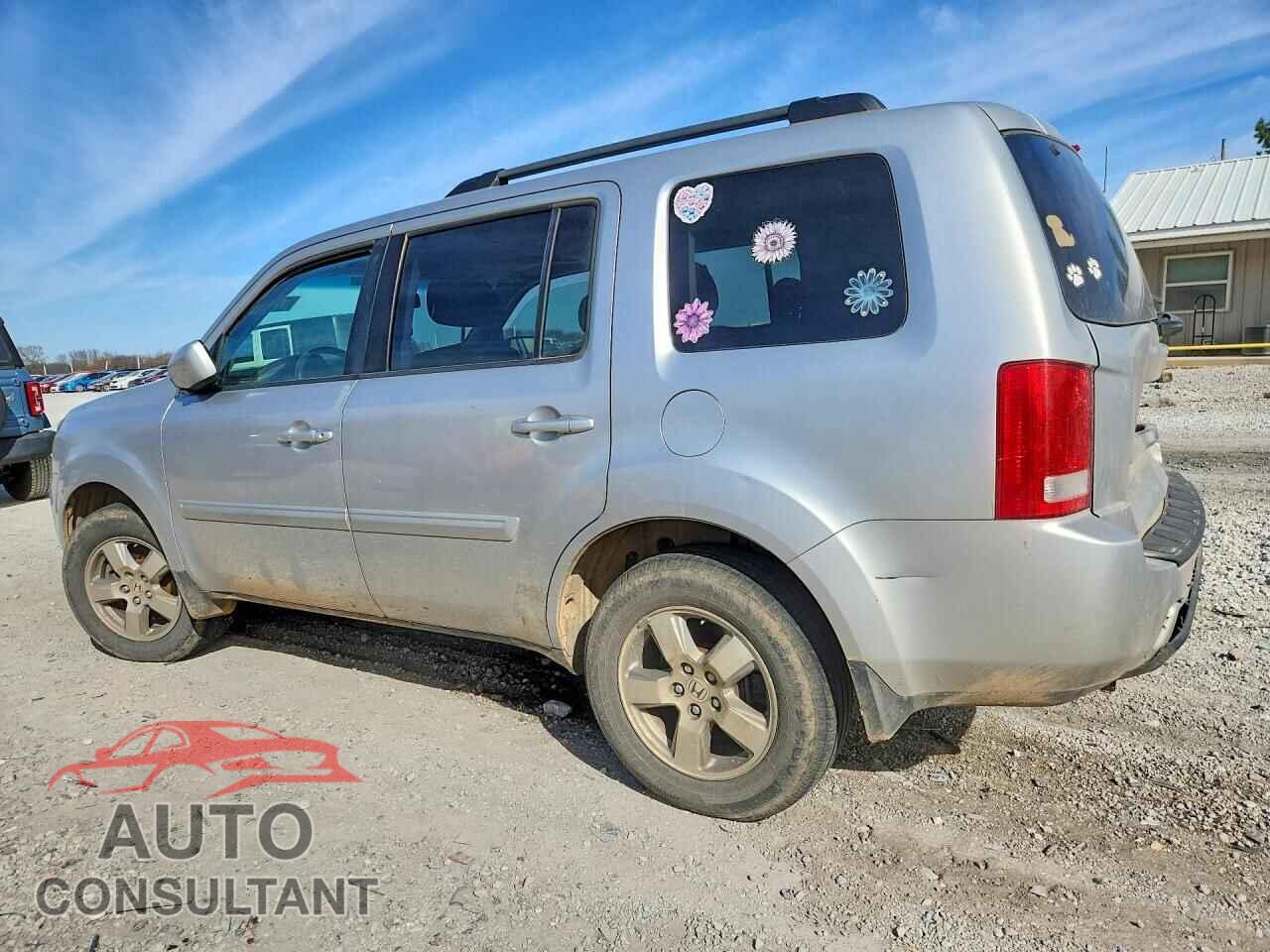 HONDA PILOT 2011 - 5FNYF4H55BB038854