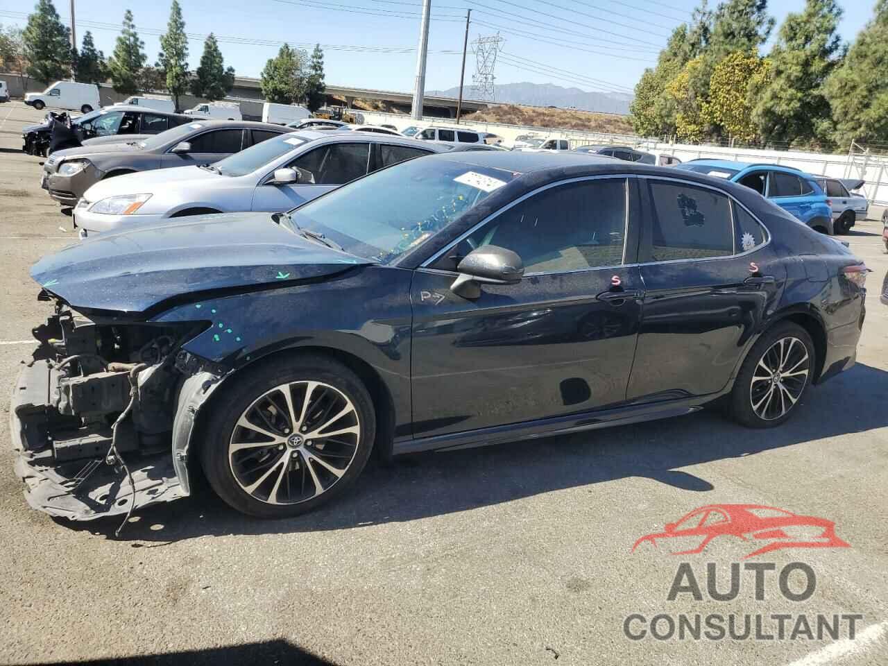 TOYOTA CAMRY 2018 - 4T1B11HK2JU630061