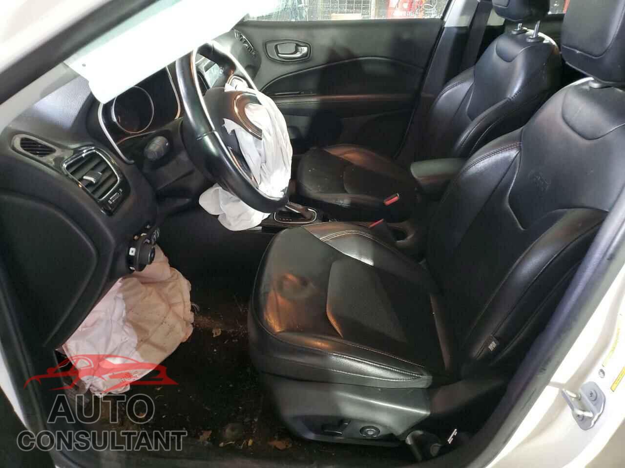 JEEP COMPASS 2019 - 3C4NJDCB3KT753387