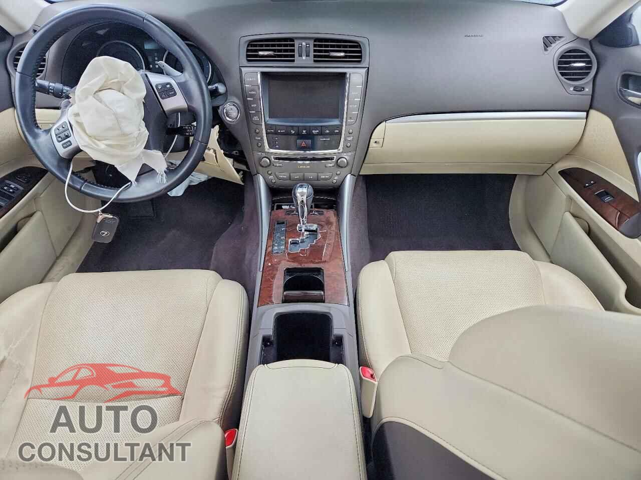 LEXUS IS 2012 - JTHCF5C28C5055355