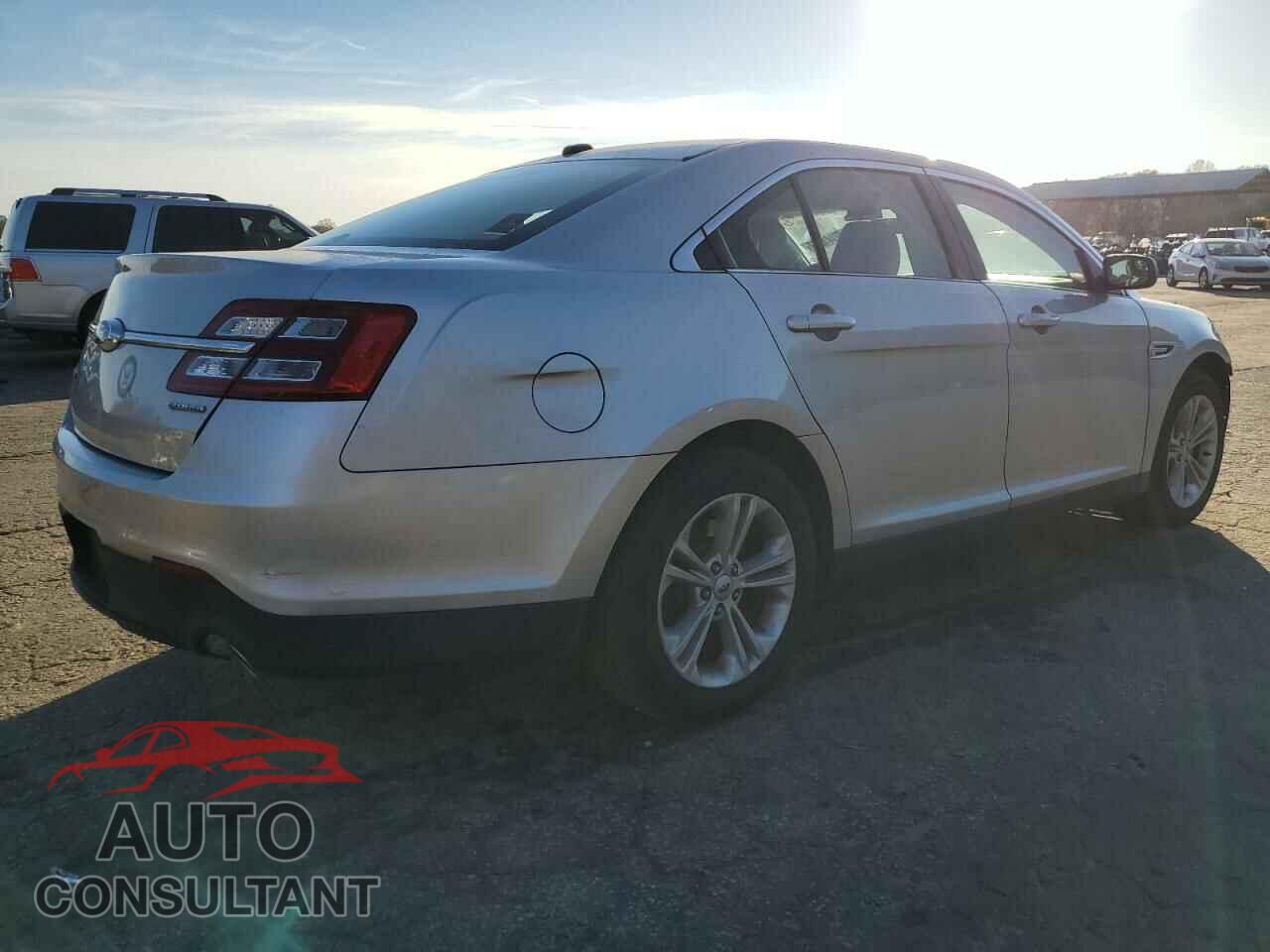 FORD TAURUS 2018 - 1FAHP2D84JG138407