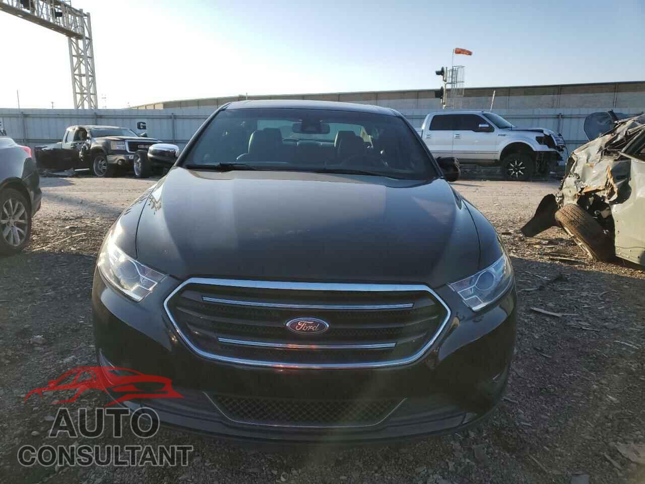 FORD TAURUS 2017 - 1FAHP2F80HG104083