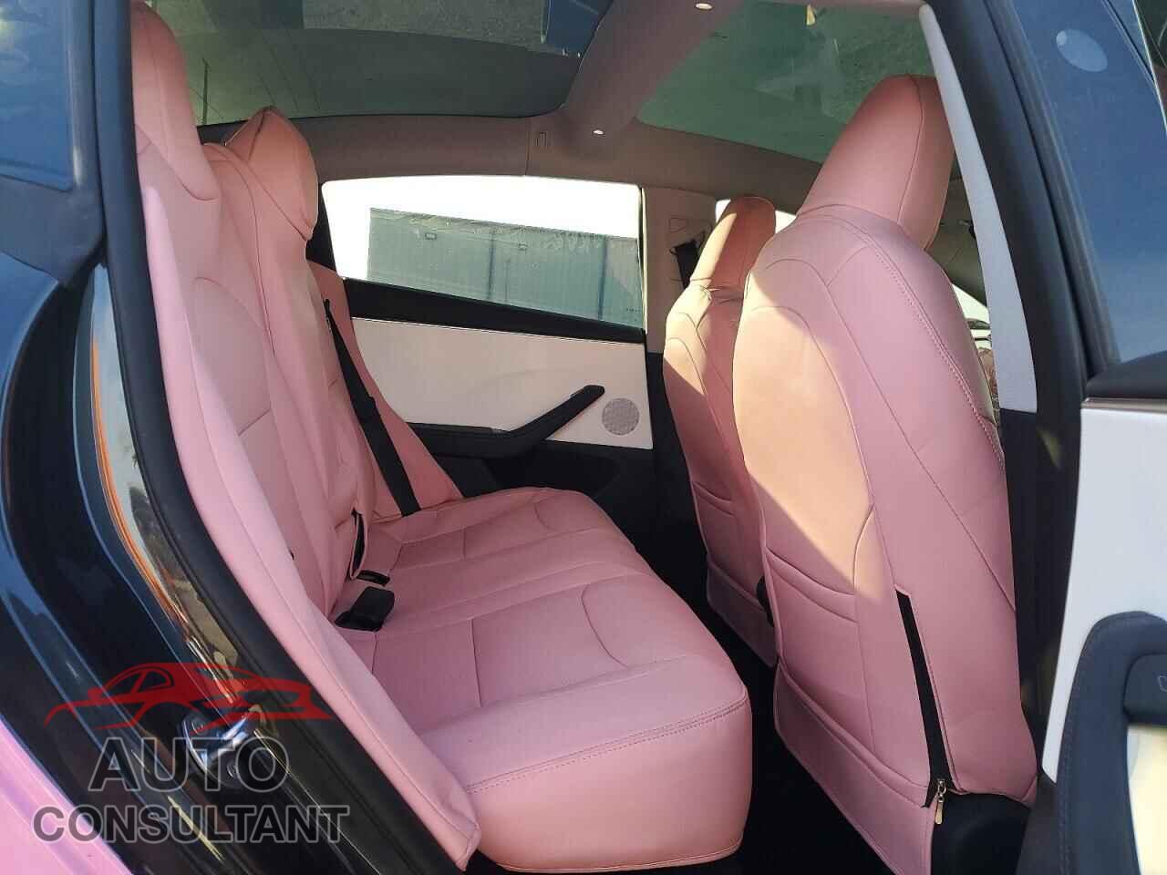 TESLA MODEL 3 2025 - 5YJ3E1EA3SF060106
