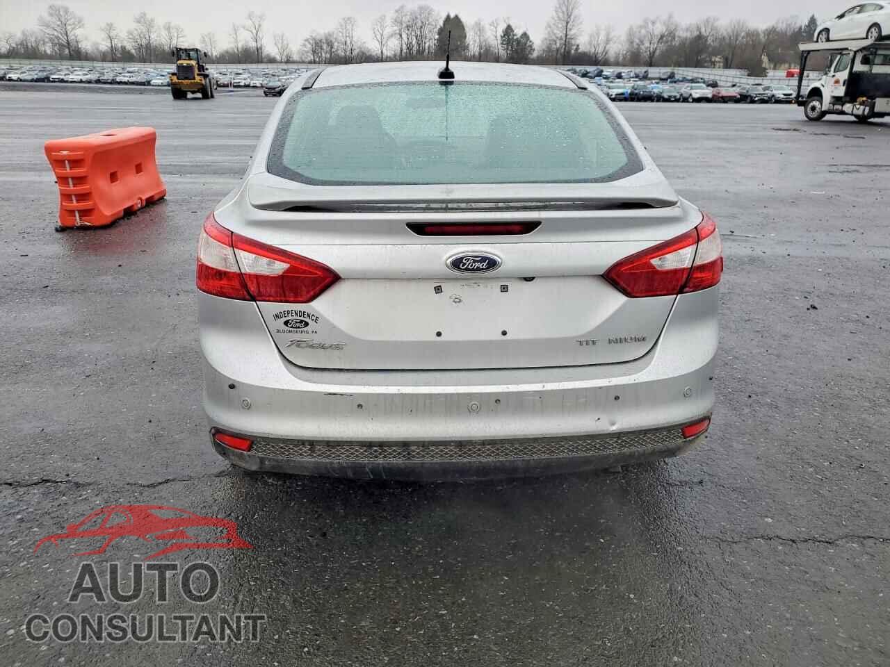 FORD FOCUS 2013 - 1FADP3J20DL299739