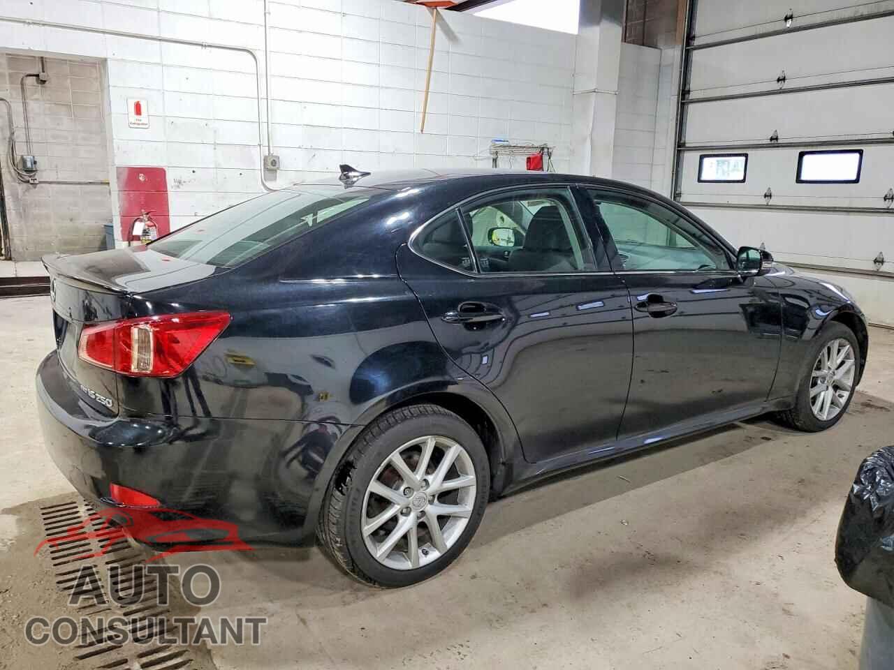 LEXUS IS 2011 - JTHCF5C22B5047413