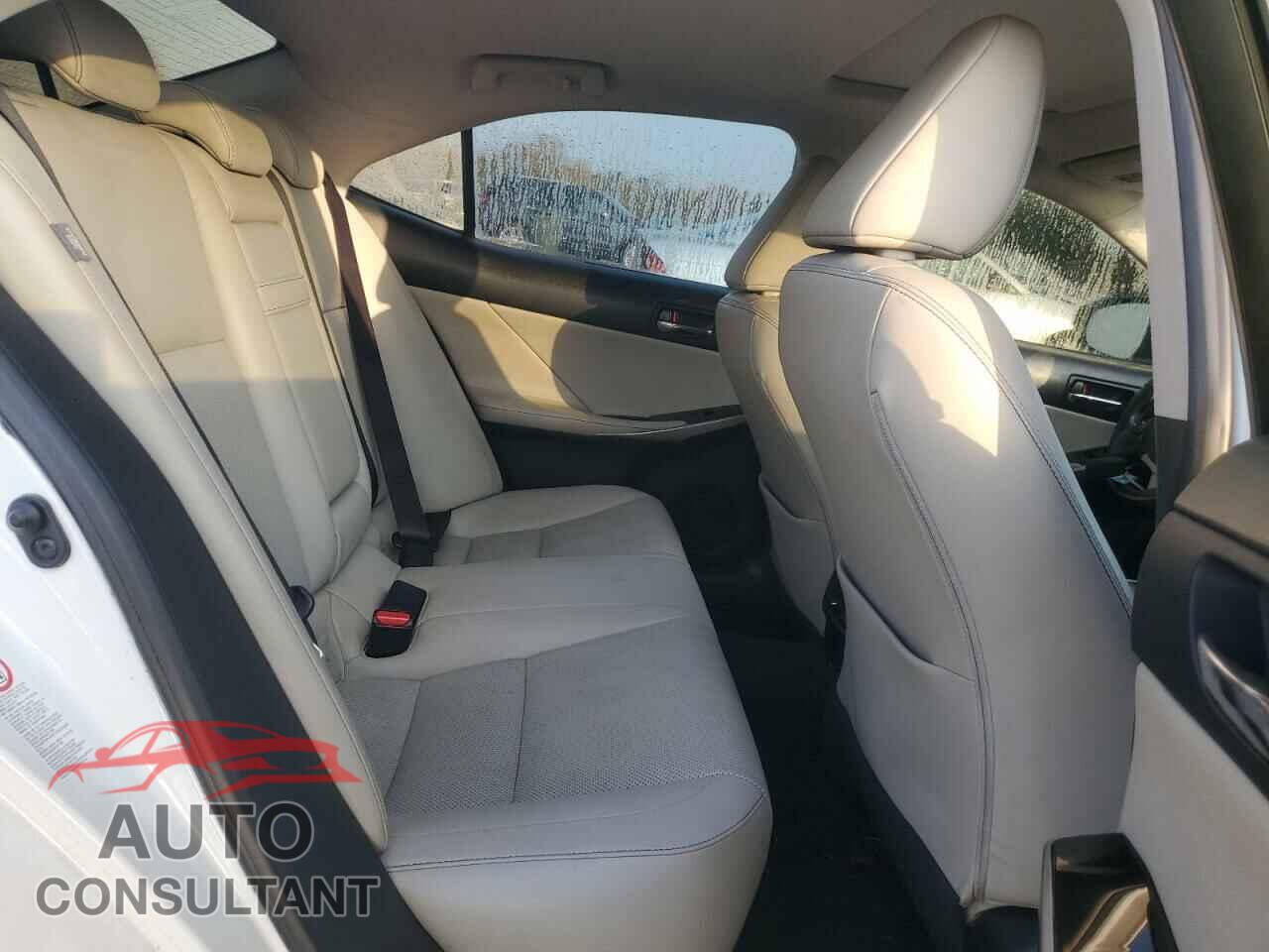LEXUS IS 2015 - JTHBF1D21F5059903