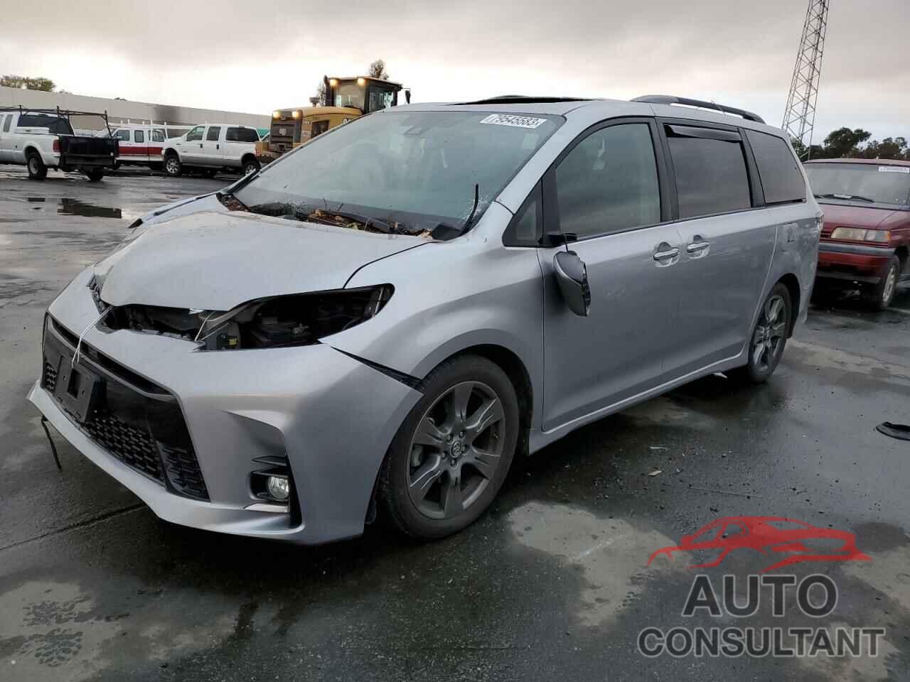 TOYOTA SIENNA 2018 - 5TDXZ3DC5JS914849