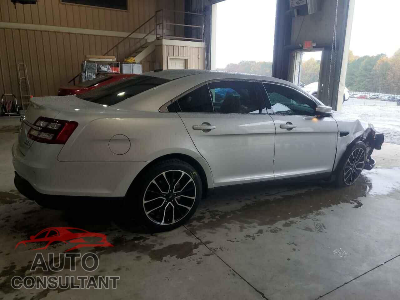 FORD TAURUS 2017 - 1FAHP2E86HG120564