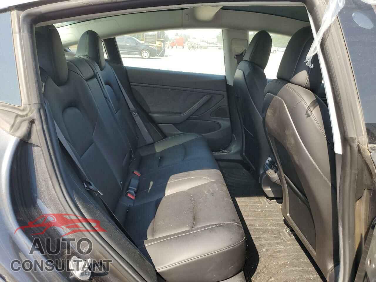 TESLA MODEL 3 2018 - 5YJ3E1EA4JF045127