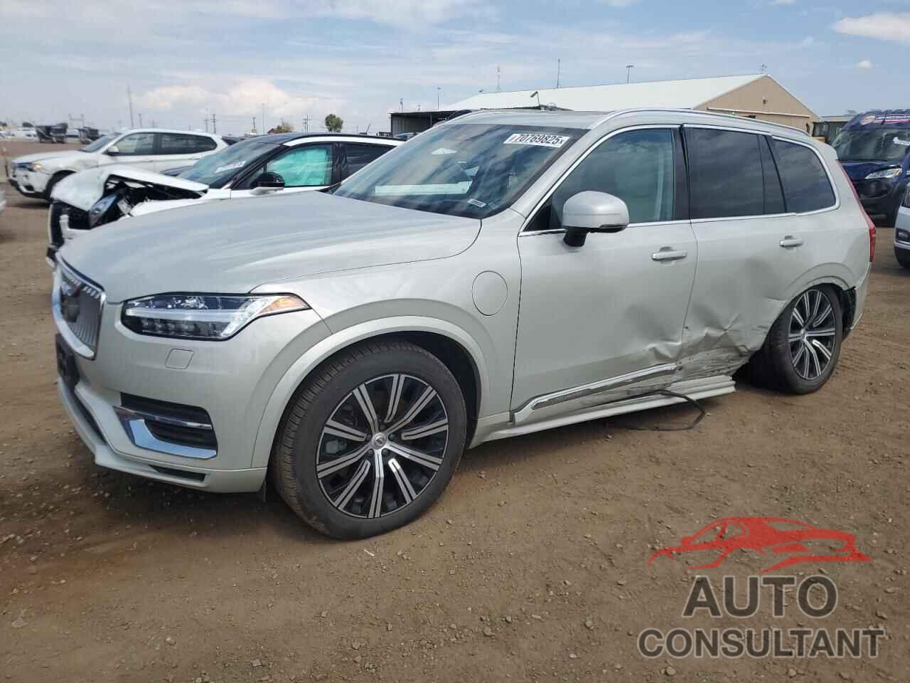 VOLVO XC90 T8 RE 2022 - YV4BR0CL8N1813203