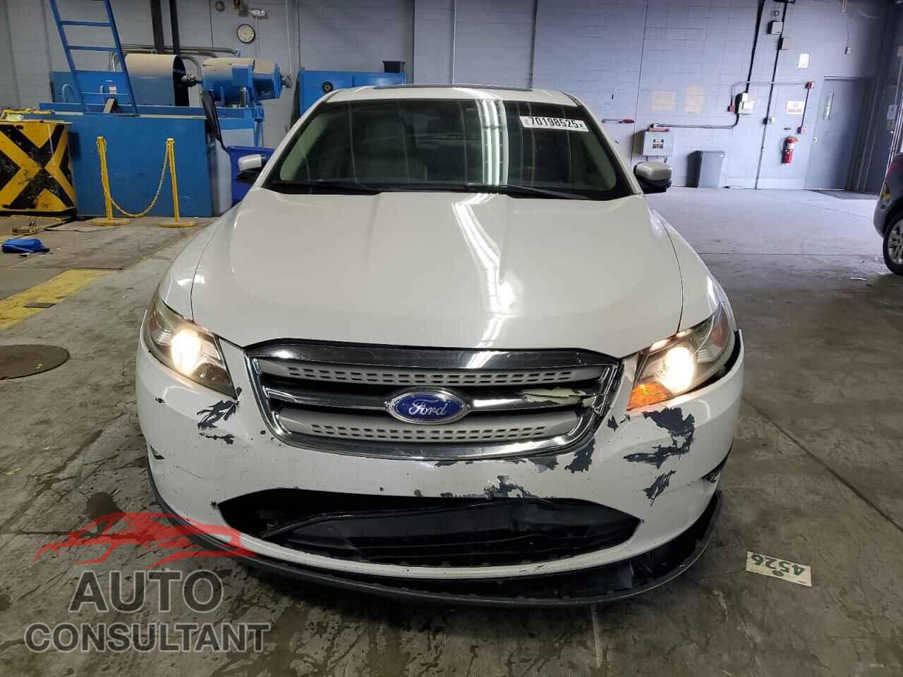 FORD TAURUS 2011 - 1FAHP2EW0BG189062