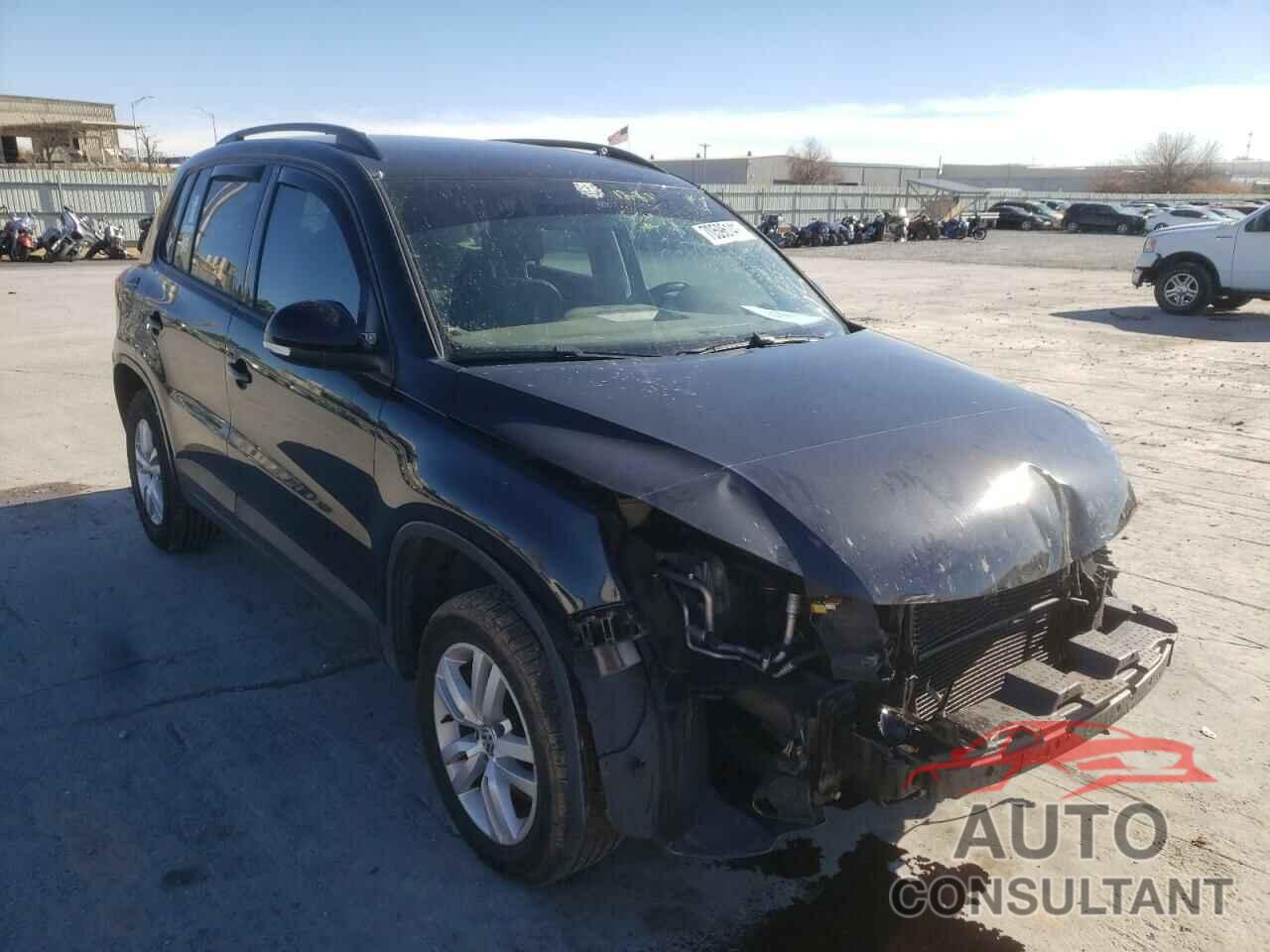 VOLKSWAGEN TIGUAN 2017 - WVGBV7AX6HW511246