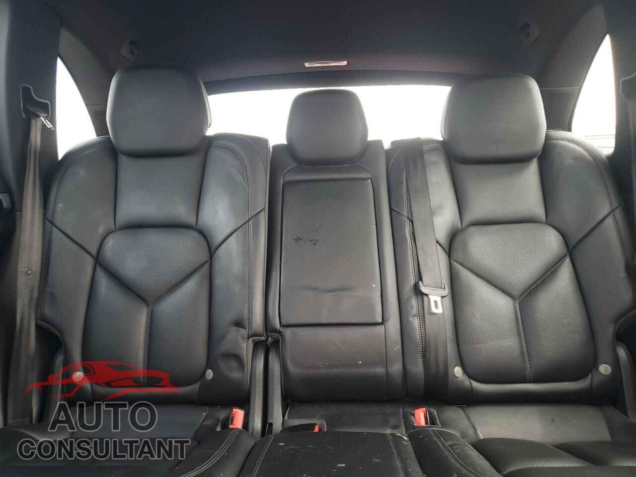 PORSCHE CAYENNE 2015 - WP1AF2A28FLA40931