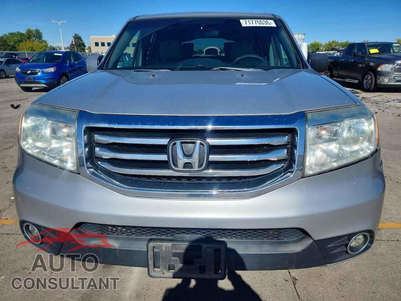 HONDA PILOT 2013 - 5FNYF4H43DB002882