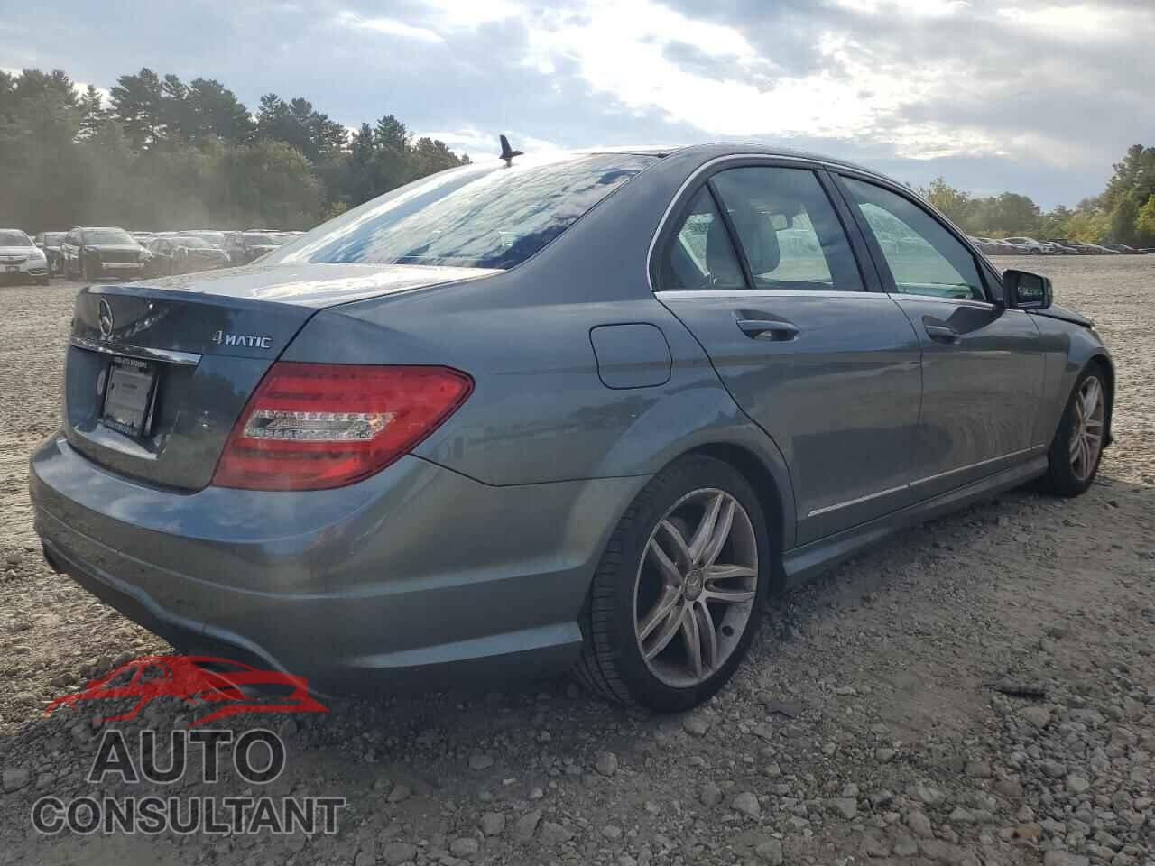 MERCEDES-BENZ C-CLASS 2012 - WDDGF8BB2CR226251