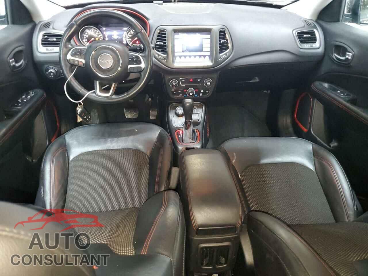 JEEP COMPASS 2018 - 3C4NJDDB3JT307771