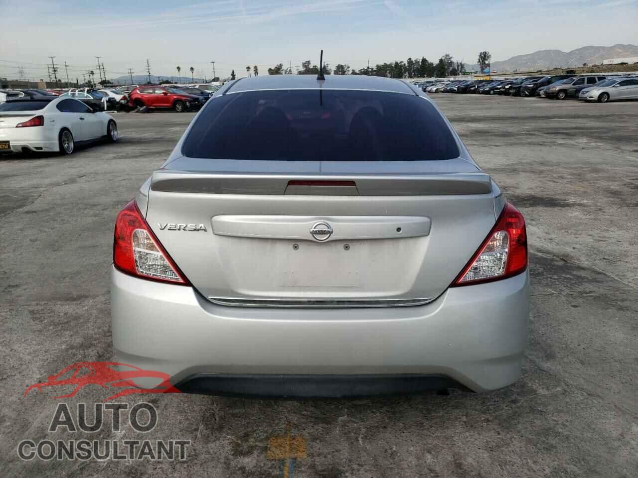 NISSAN VERSA 2017 - 3N1CN7AP4HL862013