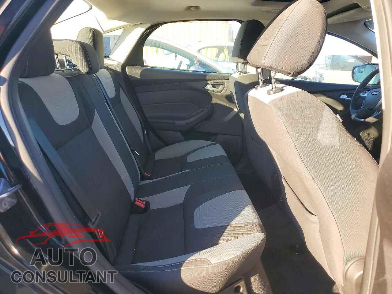FORD FOCUS 2014 - 1FADP3F26EL247252