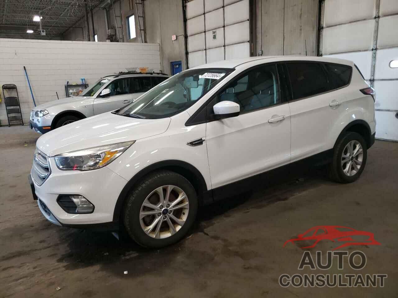 FORD ESCAPE 2017 - 1FMCU9GD2HUC98422