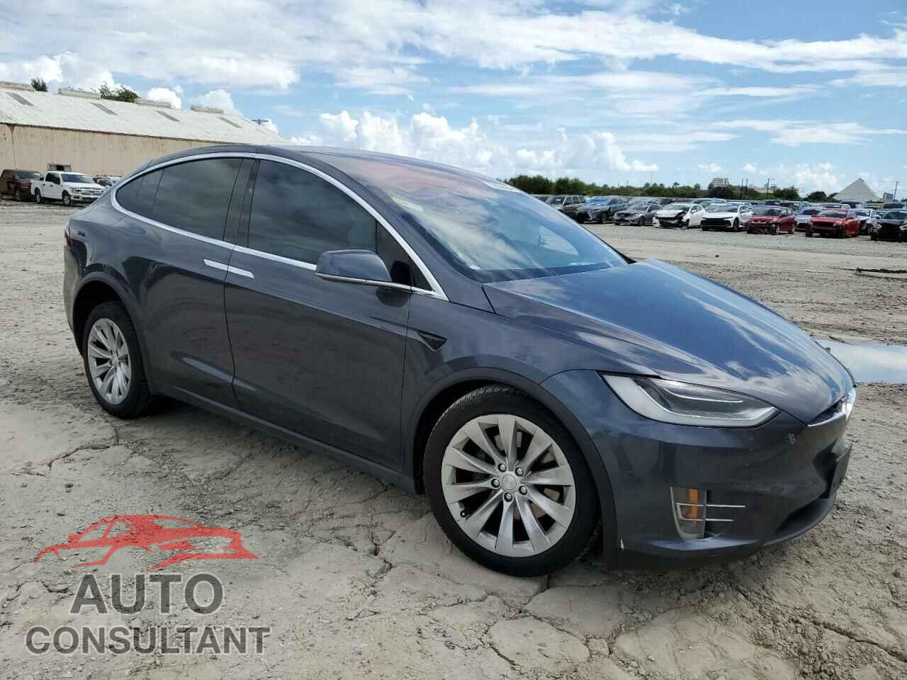 TESLA MODEL X 2017 - 5YJXCBE21HF049555