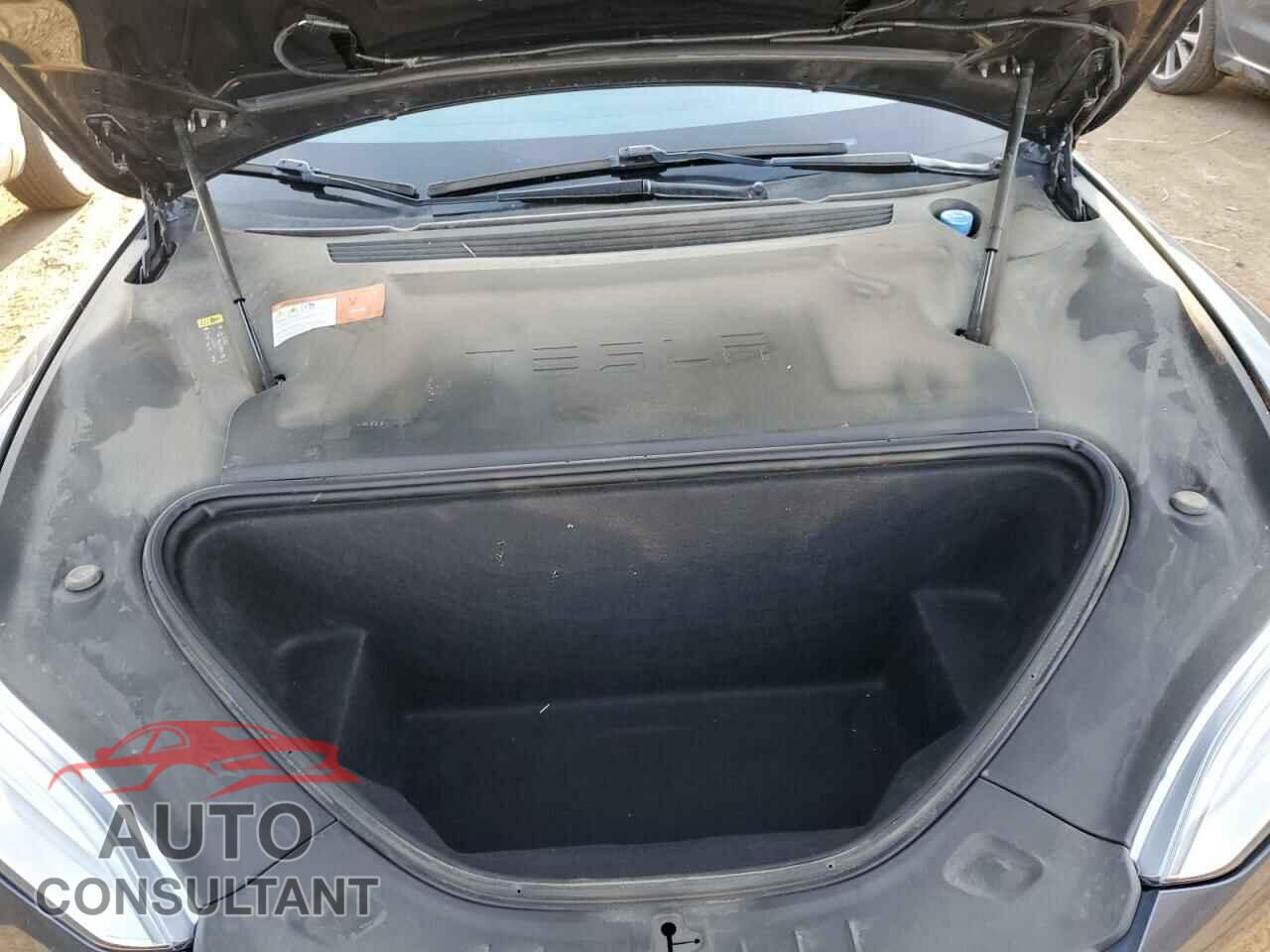 TESLA MODEL S 2018 - 5YJSA1E25JF263318