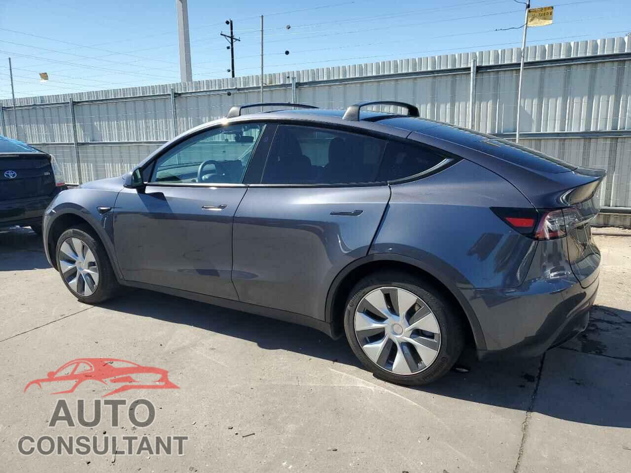 TESLA MODEL Y 2023 - 7SAYGDEE7PF856100