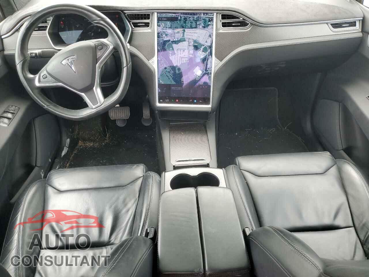 TESLA MODEL X 2017 - 5YJXCAE25HF052260