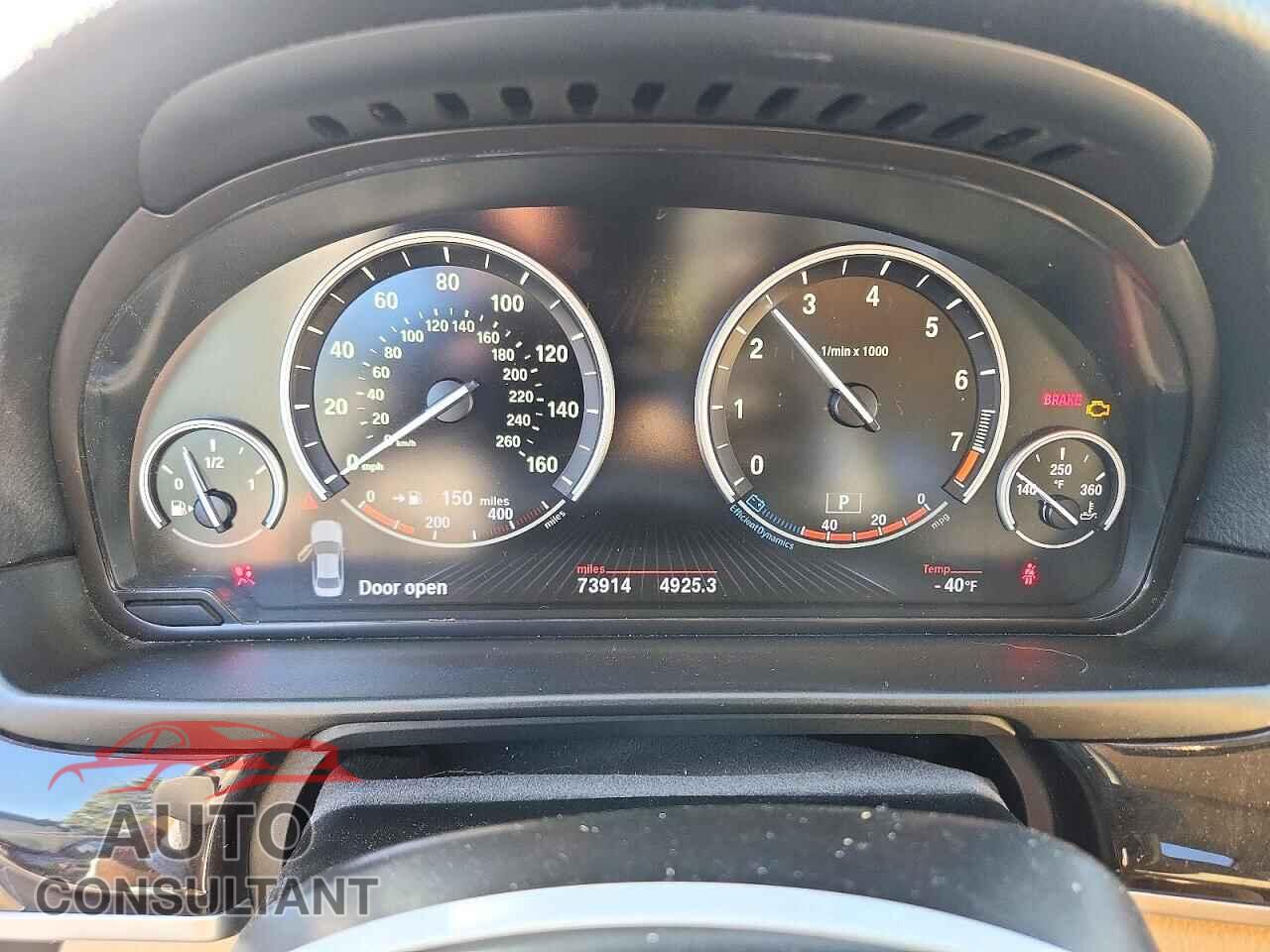 BMW 5 SERIES 2013 - WBAXG5C55DDY32038