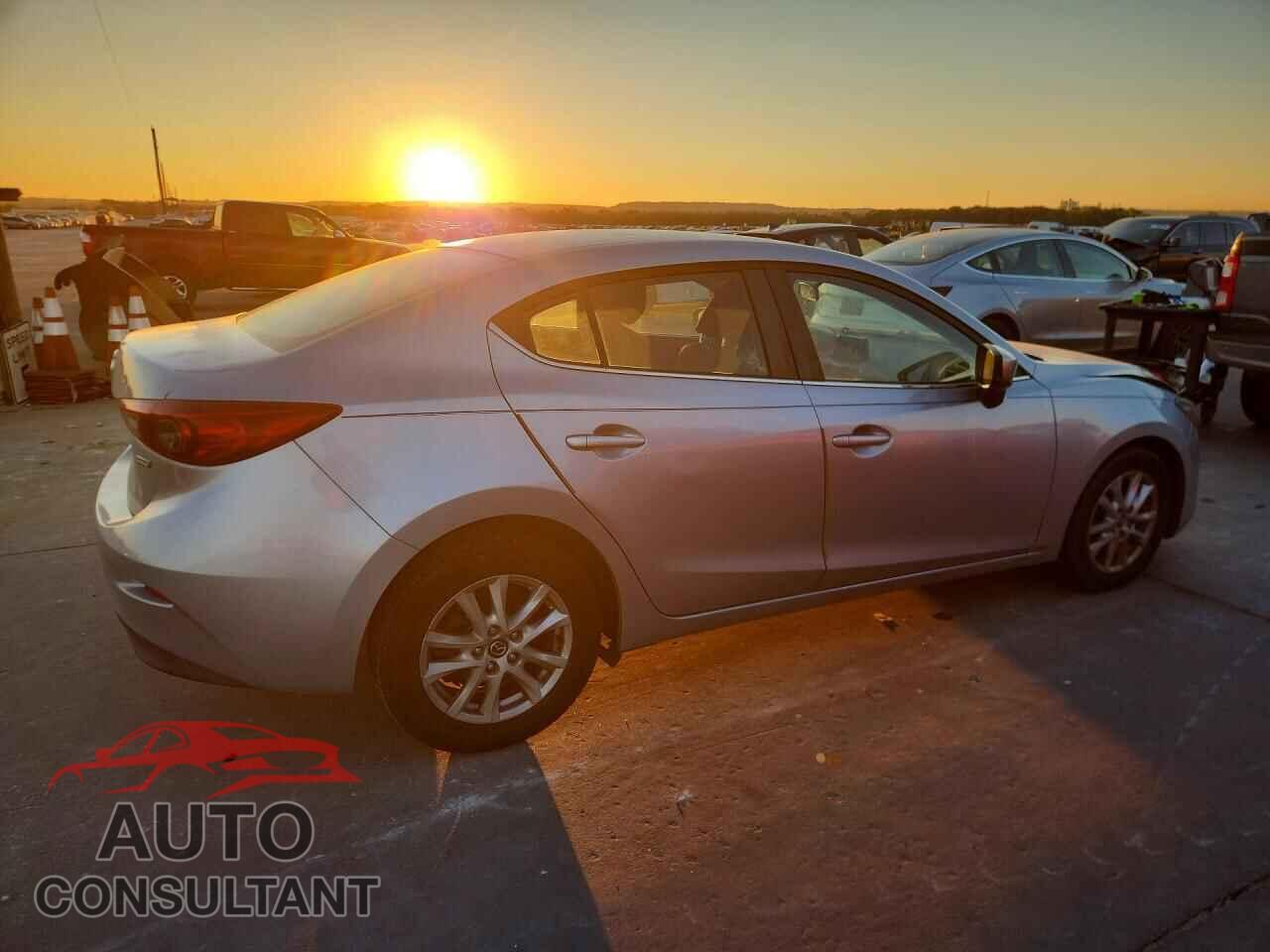 MAZDA 3 2017 - 3MZBN1U72HM103207
