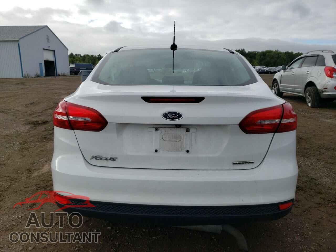FORD FOCUS 2015 - 1FADP3E21FL367530