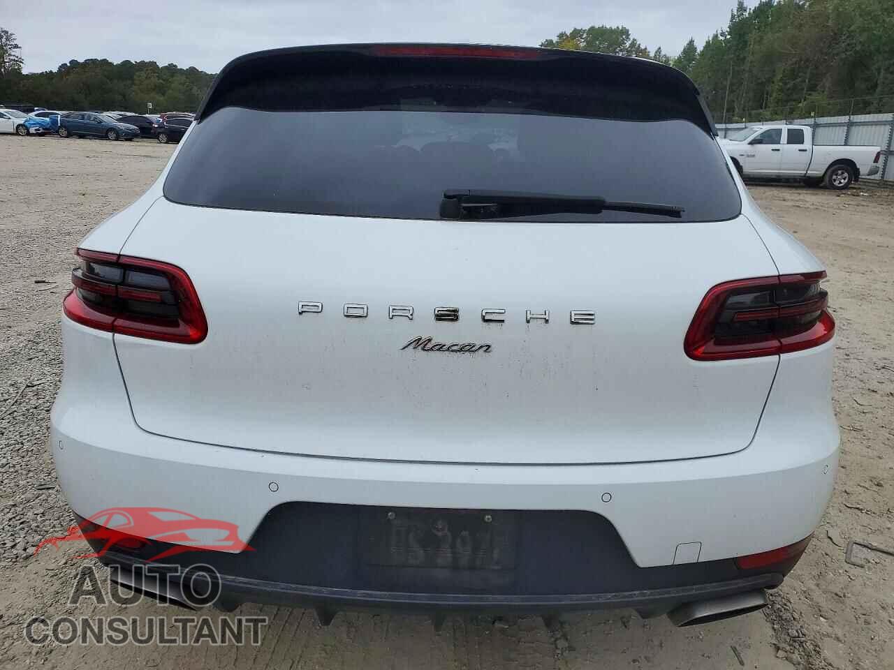 PORSCHE MACAN 2018 - WP1AA2A56JLB03977