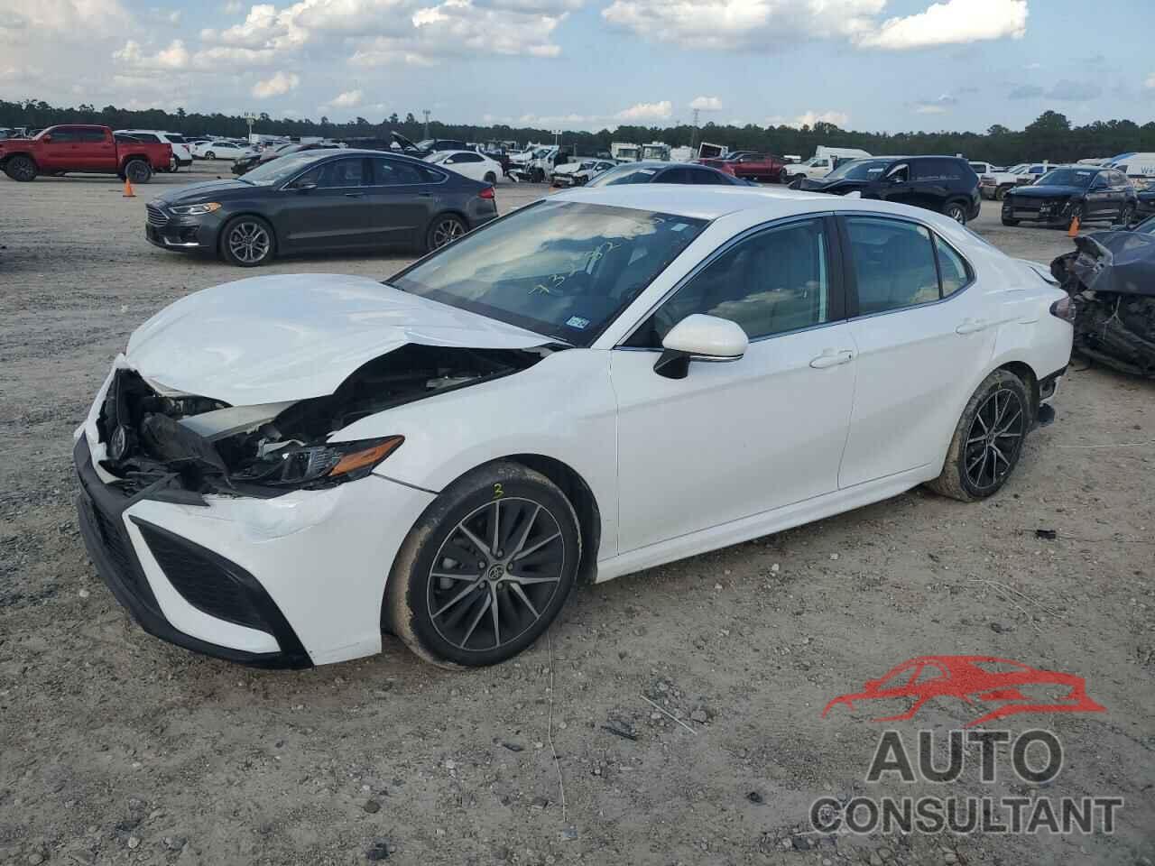 TOYOTA CAMRY 2023 - 4T1G11AK8PU742257