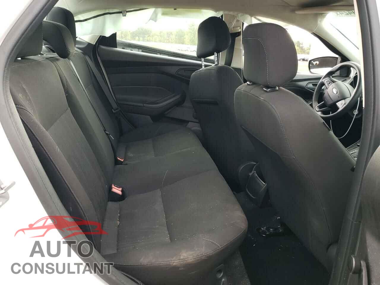 FORD FOCUS 2015 - 1FADP3E21FL367530